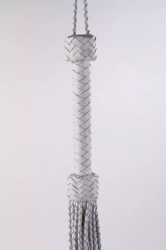 Coda intrecciata in pelle con manico di bambino White_B15O25_3