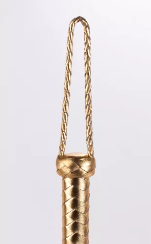 Flasher con impugnatura in pelle metallica e code in pelle in camoscio rosse 18"