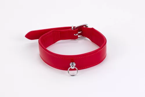 Pelle vernice con retro rosso in pelle d'agnello