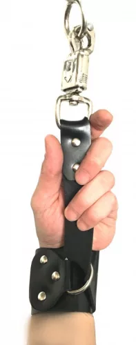 Bőr bilincsek – pánik ellen védett karabinerrel