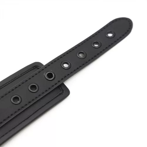 Prémium fekete nyakörv pórázzal - elegáns vezérlés élményéhez