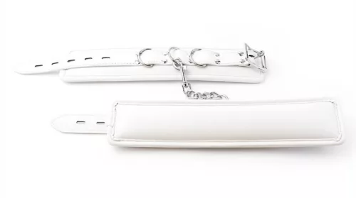 Cuff Bomb – fehér bokapántok a szenvedélyes játékhoz