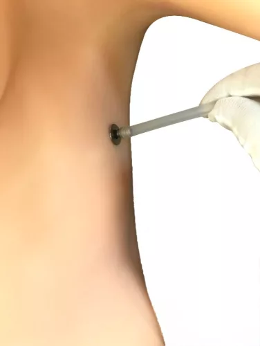 Bambola Emily Love con Aspirazione Molto Forte