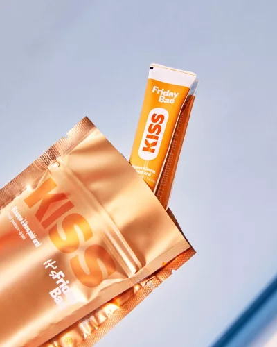 Balsamo labbra per piacere orale - KISS Tube 15 mL